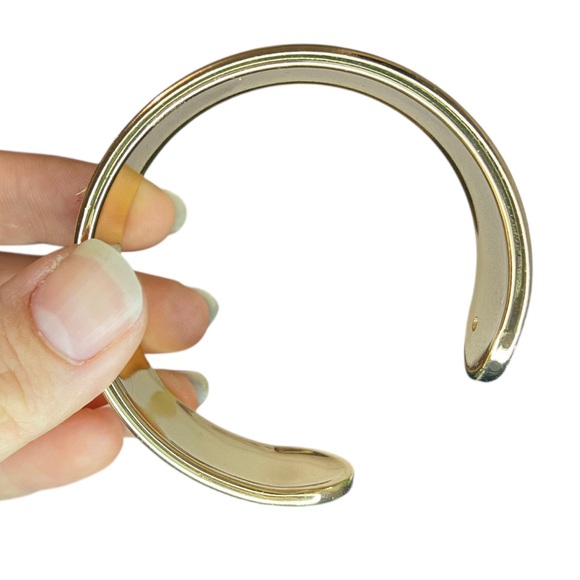 🍬7 for $15🍬 Gold tone Cheetah Print Cuff Bracelet CC - Picture 6 of 9